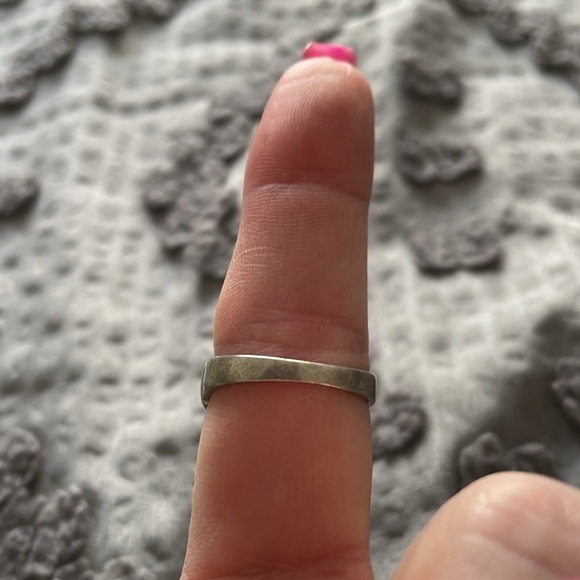 Elephant Design Silver Ring - Picture 4 of 4